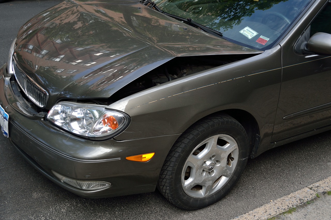 crashed car, damage, dent-2727666.jpg